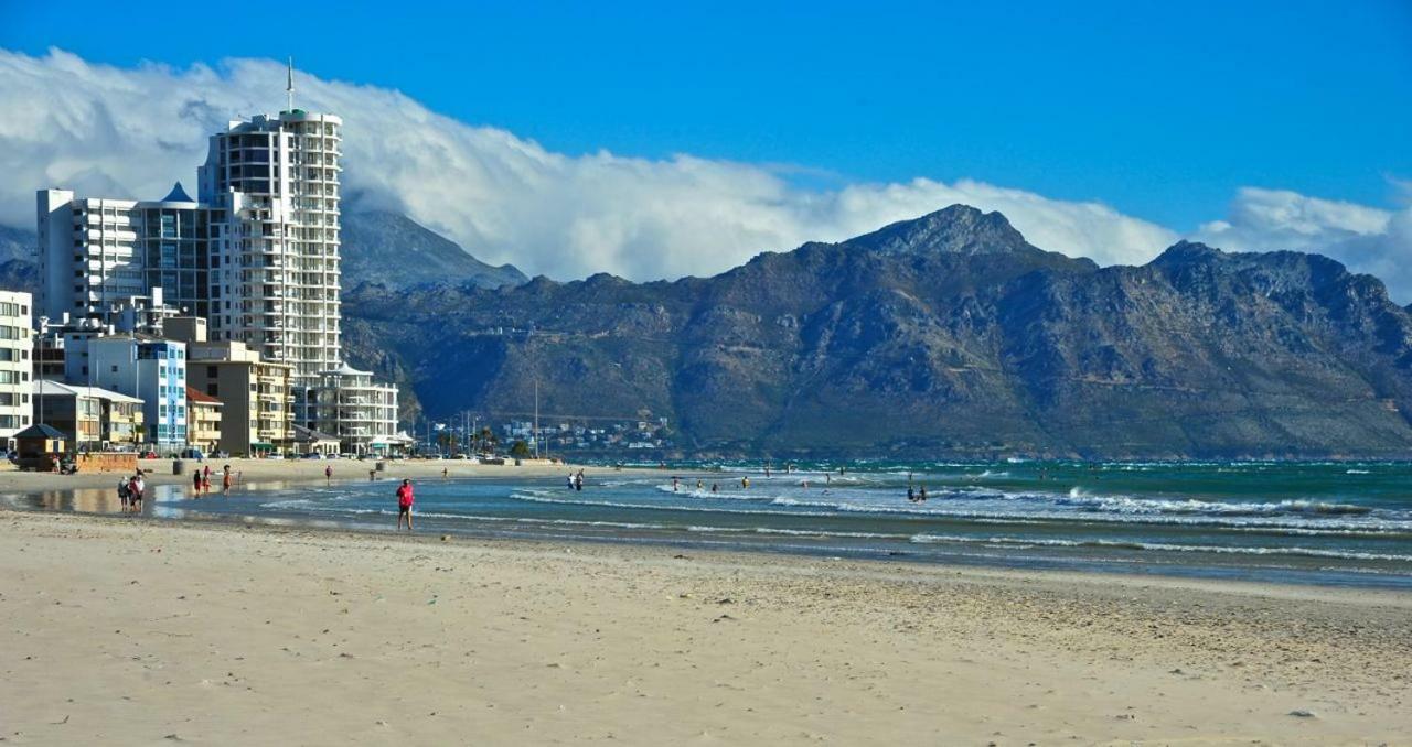 Beachfront Apartment Strand Western Cape Fokváros Kültér fotó